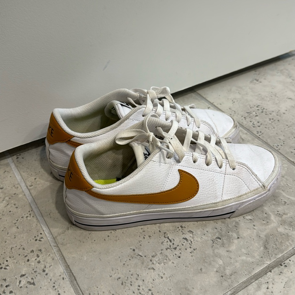 Nike Court Legacy